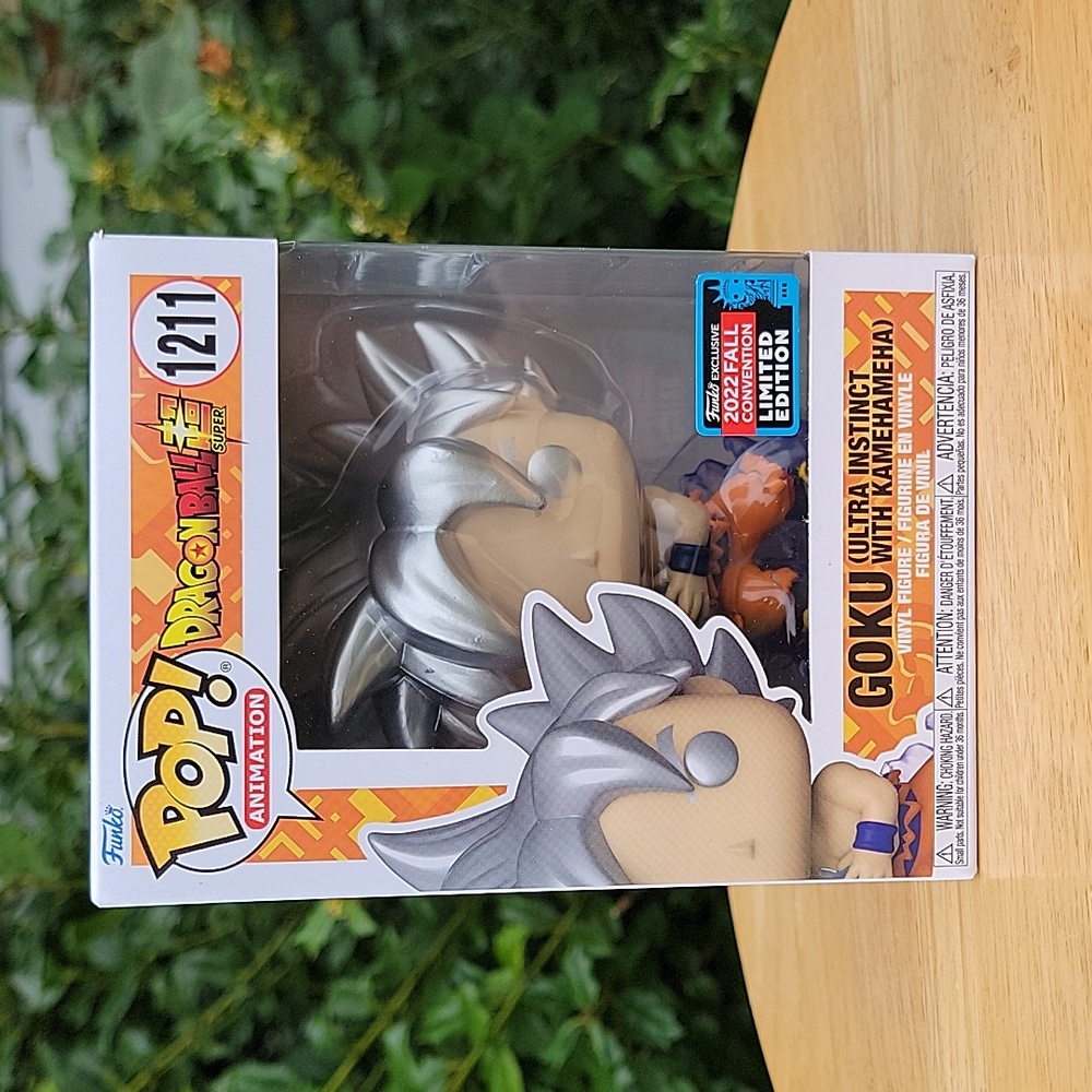 Funko Pop Goku Ultra Instinct 2022 Fall Convention 1211